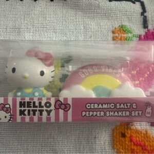 Sanrio Hello Kitty Salt & Pepper Shaker Set – Cute Collectible Kitchen Decor